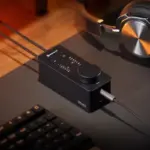 ポータブルオーディオ機器が並んでいる
